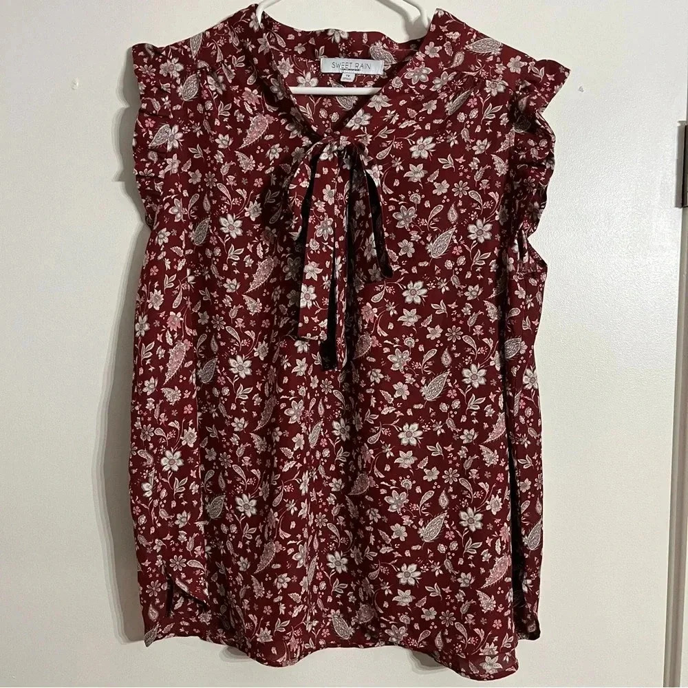 SWEET RAIN Red Floral Women’s 1x sleeveless blouse